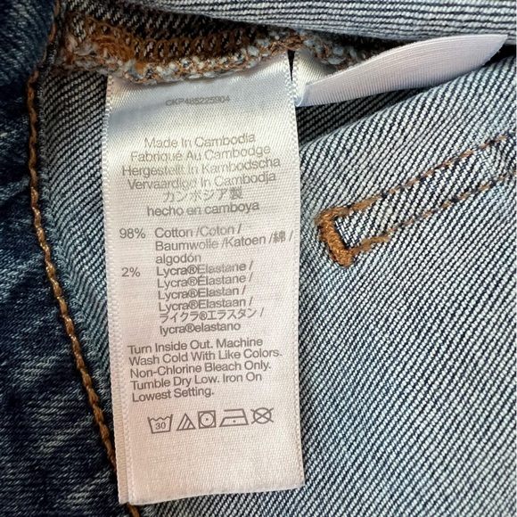 Madewell Mid-Rise Kick Out Crop Jeans, Medium Blue Elkton Wash, size 33 - Picture 9 of 11